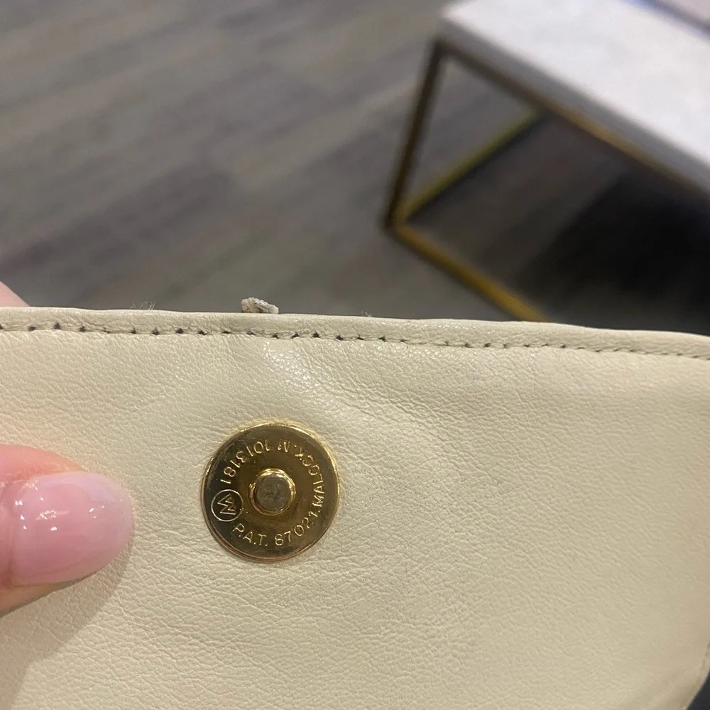 White genuine leather Ashneil crossbody or shoulder bag - Picture 12 of 13